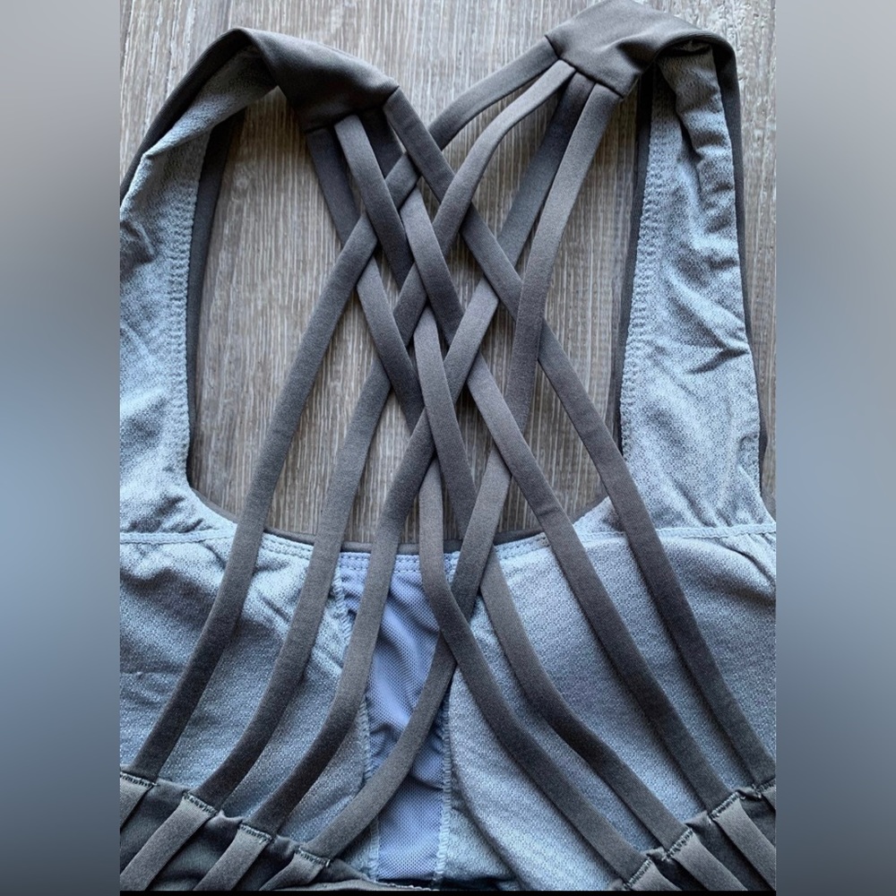 Grey Queenieke Size 8/10 Sports Bra In Great Condition - Picture 5 of 5
